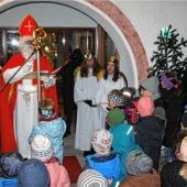 200 Kinder warten auf den Nikolaus