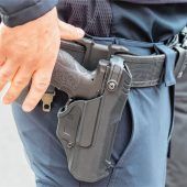 Polizist erschießt Messer-Angreifer