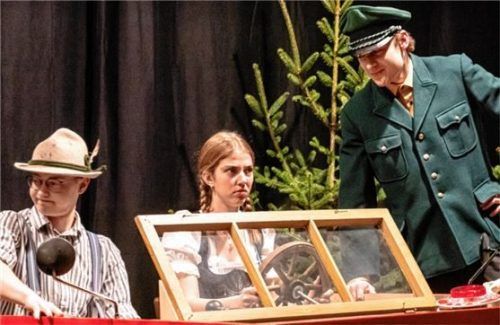 „Altbayerisch für Einsteiger“ mit (von links) Anjan Steiner, Simone Hunger und Josef Stocker.Foto Thomae