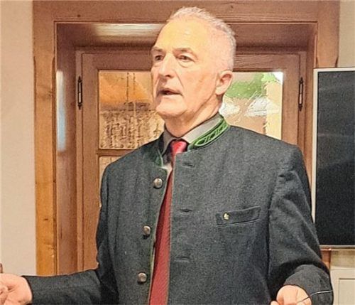 Bundestagskandidat Sepp Hofer bei seiner Ansprache.
