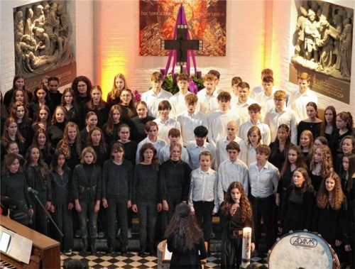 Chorkonzert des Sebastian-Finsterwalder-Gymnasiums und des Karolinengymnasiums.Foto re