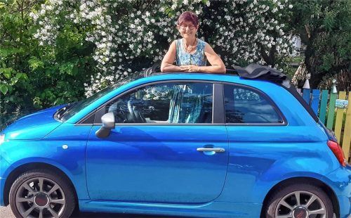 Das jüngste erfolgreiche Projekt: Erika Zimmert freut sich, dass der Fahrdienst so gut angenommen wird. Foto stache