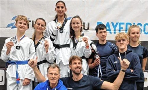 Das Kolbermoorer Team durfte zwei Meistertitel und mehrere Medaillen feiern.Foto re