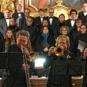 Mit Gesang und Bläserklang