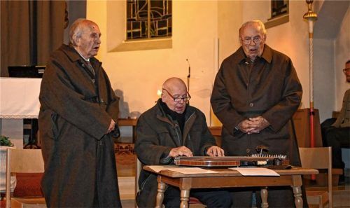Der alljährliche Auftritt in Raubling ist ein Heimspiel für die Inntaler Sänger, die wohl bekannteste Gesangsgruppe im deutschen Alpenraum. Foto Ruprecht