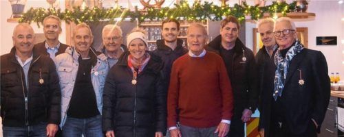 Die geehrten Mitglieder: (von links) Robert Egner, Hannes Herterich, Reinhard Egner, Wolfgang Sagert, Steffi Strasser, Michael Reile, Christian Gommer, Felix Egner, Dirk Stadler, Herbert Fellner.Foto Niessen