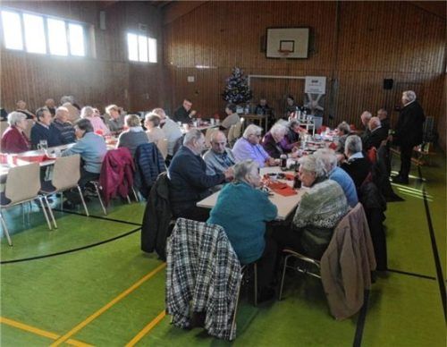 Die gut besuchte Weihnachtsfeier des VdK-Ortsverbands Schönau-Tuntenhausen. Foto hengstberger