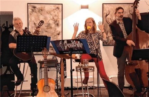 Ein Hauch von Paris wehte musikalisch und kulinarisch durch die Alte Meierei. Foto re
