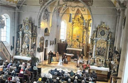 Eindrücke vom heurigen Adventssingen in der Pfarrkirche „Mariä Himmelfahrt“ in Törwang auf dem Samerberg. Foto  Hötzelsperger