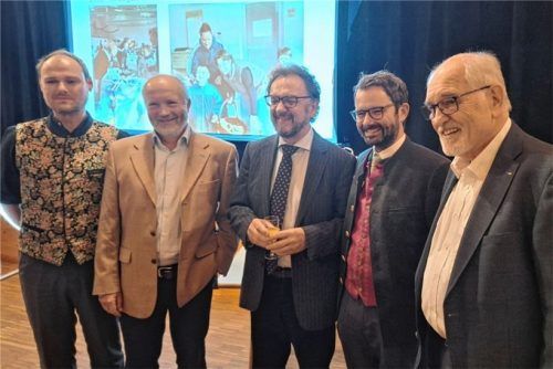 Feierten gemeinsam das Jubiläum (von links): Gemeinderat Pankraz Schaberl, Vorsitzender des SPD-Ortsvereins Michael Schmirl, Heribert Prantl, Bürgermeister Johannes Zistl und Gemeinderat Heinz Oesterle. Foto re