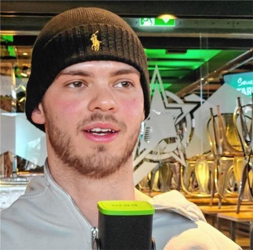 „Hart gecheckt“ mit Fabjon Kuqi. Der Starbulls-Stürmer ist zu Gast im OVB-Podcast.Foto Marinus Obermaier