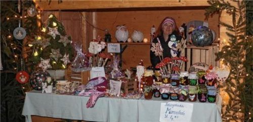 Hausgemachte Marmelade und mehr gab es an den Ständen des Frasdorfer Christkindlmarktes. Fotos Rehberg