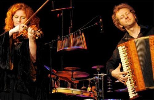 „Into the Deep“ heißt das Programm von Martina Eisenreich und Andreas Hinterseer.Foto  Zeyrek
