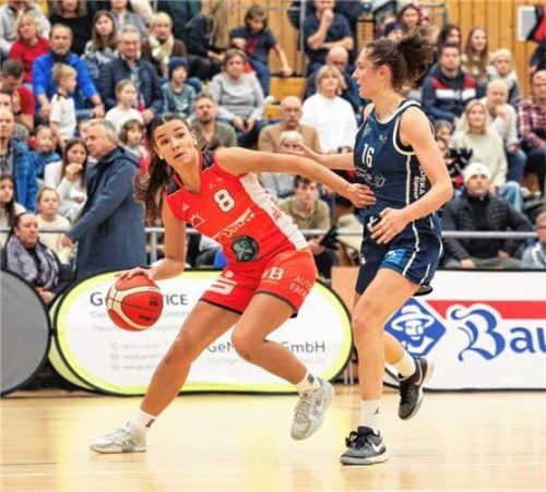 Johanna Bielefeld und Wasserburgs Basketball-Damen müssen das letzte Mal in diesem Jahr auswärts ran.Foto Mühlhofer