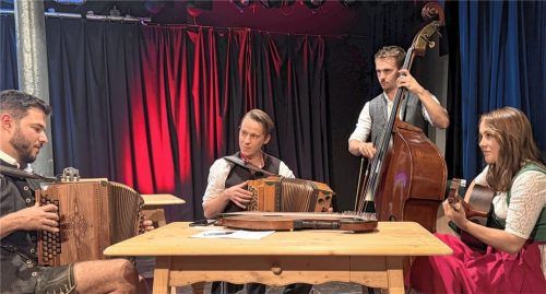 Klassische Stub’nmusi, jung interpretiert: die Wengersboch Musi aus dem Salzburger Pongau. Fotos krb