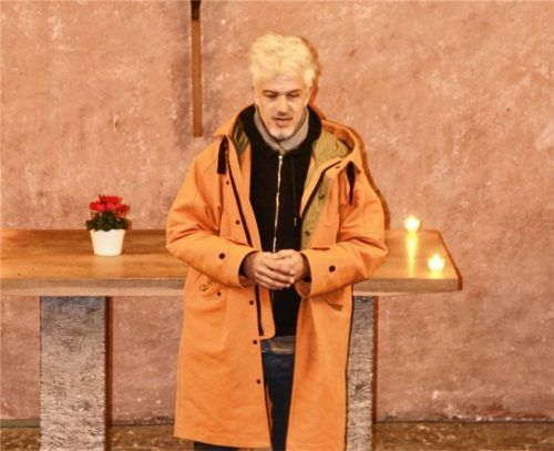 Künstler Hannes Seebacher stellte sich und seine Projekte beim vorerst letzten Gottesdienst in der Auferstehungskirche vor.Fotos Schmidt
