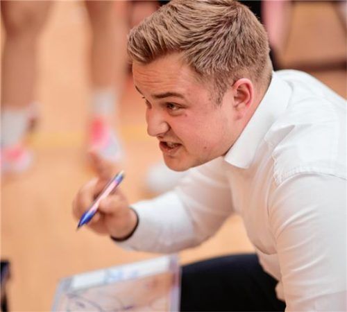 Luis Prantl: Der Trainer der Wasserburger BasketballDamen weiß die Situation einzuordnen. Foto Stefan Pfuhl