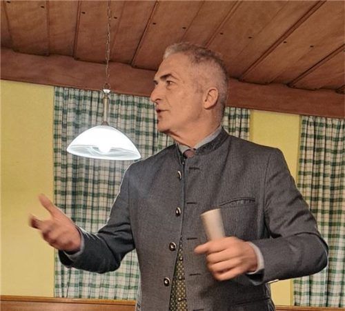 Sepp Hofer bei seiner Ansprache.Foto re