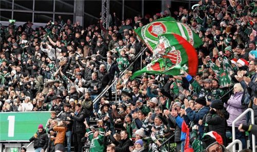 Über mangelnde Unterstützung konnten sich die Starbulls nie beschweren. Zuletzt sorgten aber die Rollstuhl-Dauerkarten für Diskussionen. Foto Ziegler