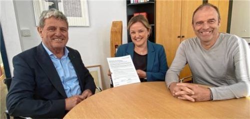 TH-Präsident Professor Heinrich Köster (links), die stellvertretende Frauenbeauftragte Professorin Dr. Petra Bauer und Kanzler Oliver Heller.Foto  Anton Maier