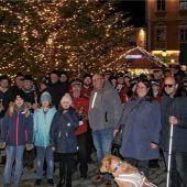 Ein Flashmob auf dem Marienplatz sorgt für Gänsehaut