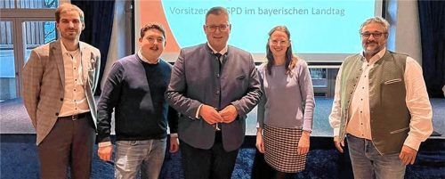 Trafen sich in Rosenheim: (von links) Simon Hausstetter (Bürgermeister von Rohrdorf), Sepp Parzinger (stellvertretender SPD-Bezirksvorsitzender), Holger Grieshammer (Vorsitzender der SPD-Landtagsfraktion), Svenja Bille-Liebner (SGK Bayern) und Michael Falkenhahn (Bürgermeister von Otterfing).Foto re