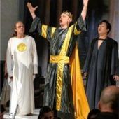 Große Oper auf kleiner Bühne