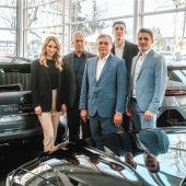 Autohäuser Schwarz und Wagner fusionieren: Gemeinsam die Zukunft meistern