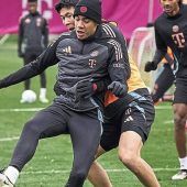 Neuer mit dabei: FCB-Stars legen los!