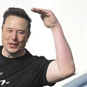 Kauft Elon Musk den FC Liverpool?