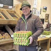 Dreiste Diebin im Hofladen