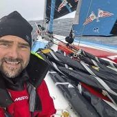 Vendee Globe: Herrmann repariert Segel