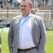 Mueller öffnet die Augen