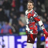 Urbig da – und Neuer freut sich