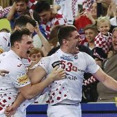 Kroatien siegt im Hexenkessel