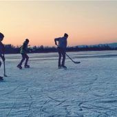 Eishockeyvergnügen auf den Höglinger Weihern
