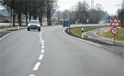 Auf der Staatsstraße zwischen Waldering und Bamham gilt streckenweise Tempo 70. Foto Schlecker