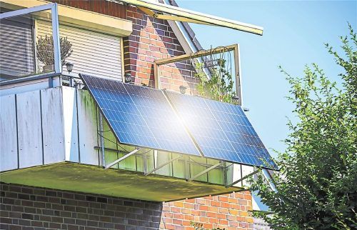 Balkonkraftwerke werden hierzulande immer populärer. Foto IMAGO/Christian Ohde