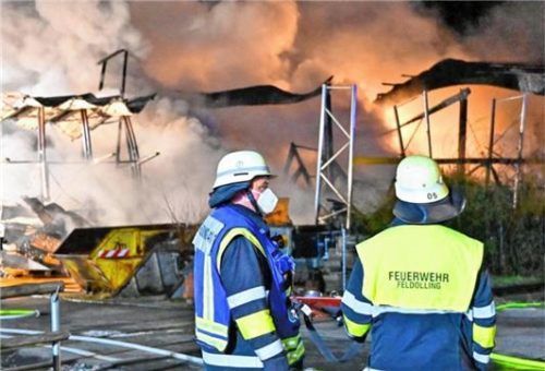 Bei dem Brand am 25. November 2024 in Westerham wurde die Lagerhalle komplett zerstört.Foto Thomas Gaulke