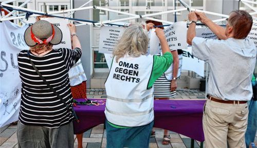 Bei einer Kundgebung der Initiative „Omas gegen rechts“ wurde einer der Teilnehmer von einer Anhängerin der AfD als „Kindermörder“ beschimpft. Foto Matthias Bein (Symbolbild)