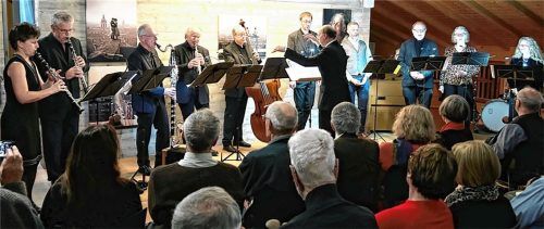Das Klarinettenensemble „ClariMotion“ und das Vokalsextett „ConSonantes“ begeisterten das Publikum im Boschnhaus. Foto re