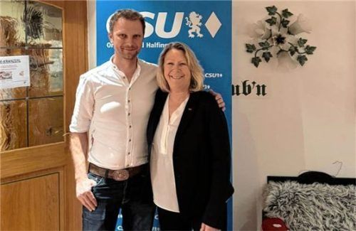 Demonstrativer Schulterschluss: Stefan Schlaipfer junior und Regina Braun. Foto re