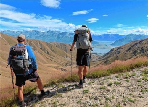 Der Fernwanderweg führt über beide Inseln von Norden nach Süden.