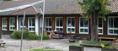 Der Kindergarten ist zu klein. Nun muss die Gemeinde sich zwischen einem Neubau oder einem Anbau entscheiden.