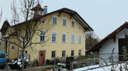 Die ehemalige Wassermühle in Prutting wird schon seit dem Jahr 1900 als Wohnhaus genutzt. Foto BLfD