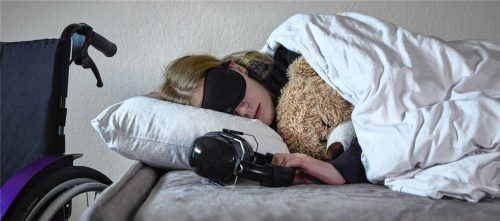 Die Myalgische Enzephalomyelitis/das Chronische Fatigue-Syndrom (ME/CFS) ist eine schwere körperliche Erkrankung. Sie gehört zu den Leiden mit der niedrigsten Lebensqualität. Foto Symbolbild: Sergej Preis/Deutsche Gesellschaft für ME-CFS