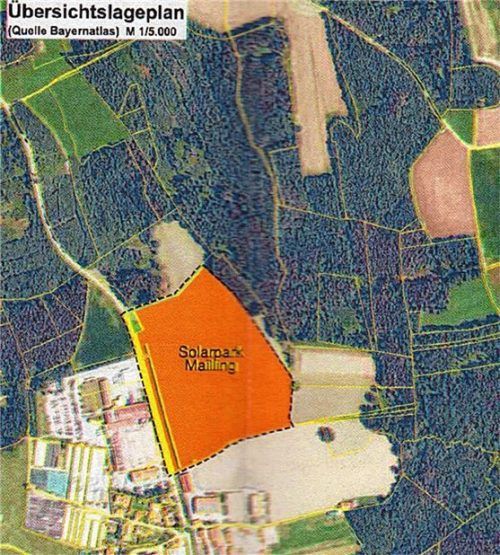 Die rote Fläche zeigt das Gebiet des Solarparks. Links Mailling und die Firma Frischpack. Foto stache