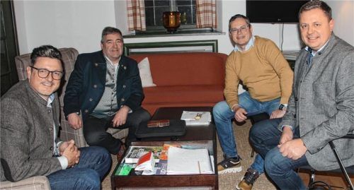 Die vier FW-Abgeordneten der Region 18 verstehen sich als kollegiales Team: (von links) Dr. Martin Brunnhuber (Traunstein), Sepp Lausch (Rosenheim), Markus Saller (Mühldorf) und Michael Koller (Berchtesgadener Land).