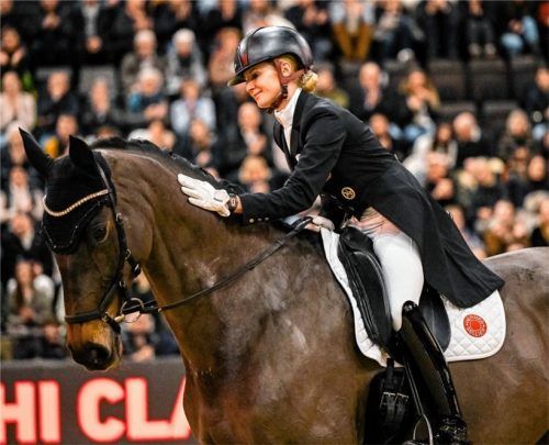 Ein letzter Auftritt vor Publikum: Olympiasiegerin Jessica von Bredow-Werndl und Dalera sind „auf einer anderen Ebene tief verbunden“.Foto Imago