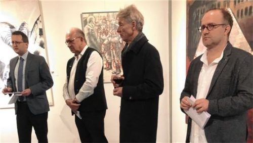 Erinnerten und mahnten: (von links) Bürgermeister Stephan Schlier, der langjährige Schulleiter des Aiblinger Gymnasiums, Michael Beer, Altbürgermeister Felix Schwaller sowie Regisseur Michael Stacheder. Fotos bößwetter